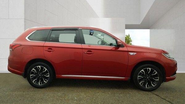 View our MITSUBISHI OUTLANDER