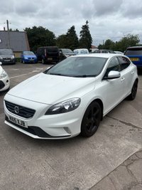 USED 2015 15 VOLVO V40 1.6 T2 R-Design Hatchback 5dr Petrol Manual Euro 5 (s/s) (120 ps) 
