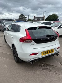 USED 2015 15 VOLVO V40 1.6 T2 R-Design Hatchback 5dr Petrol Manual Euro 5 (s/s) (120 ps) 