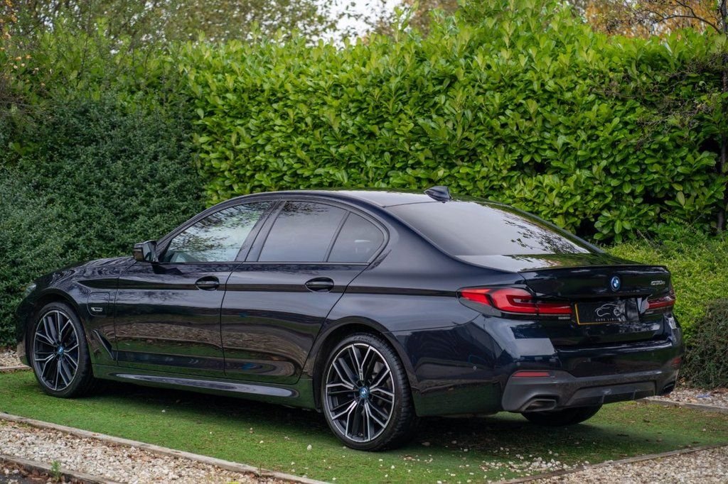 USED 2022 72 BMW 5 SERIES 2.0 530e 12kWh M Sport Saloon 4dr Petrol Plug-in Hybrid Steptronic Euro 6 (s/s) (292 ps) HEATED LEATHER, CARPLAY R/CAM
