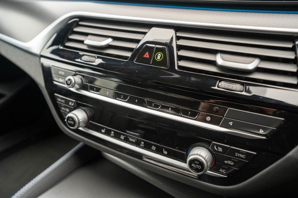 USED 2022 72 BMW 5 SERIES 2.0 530e 12kWh M Sport Saloon 4dr Petrol Plug-in Hybrid Steptronic Euro 6 (s/s) (292 ps) HEATED LEATHER, CARPLAY R/CAM