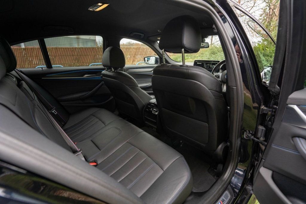 USED 2022 72 BMW 5 SERIES 2.0 530e 12kWh M Sport Saloon 4dr Petrol Plug-in Hybrid Steptronic Euro 6 (s/s) (292 ps) HEATED LEATHER, CARPLAY R/CAM