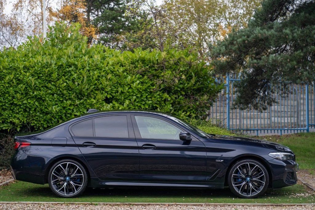 USED 2022 72 BMW 5 SERIES 2.0 530e 12kWh M Sport Saloon 4dr Petrol Plug-in Hybrid Steptronic Euro 6 (s/s) (292 ps) HEATED LEATHER, CARPLAY R/CAM