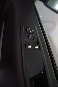 USED 2023 23 VAUXHALL Vivaro Life Electric 50kWh Ultimate MPV 5dr Electric Auto LWB (8 Seat, 7.4kW Charger) (136 ps) NEW STOCK