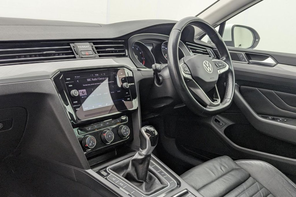 USED 2020 70 VOLKSWAGEN PASSAT 1.5 TSI EVO SEL Saloon 4dr Petrol Manual Euro 6 (s/s) (150 ps) Car Play, Sat Nav, Cruise