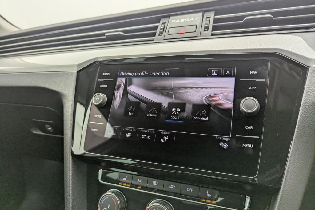 USED 2020 70 VOLKSWAGEN PASSAT 1.5 TSI EVO SEL Saloon 4dr Petrol Manual Euro 6 (s/s) (150 ps) Car Play, Sat Nav, Cruise