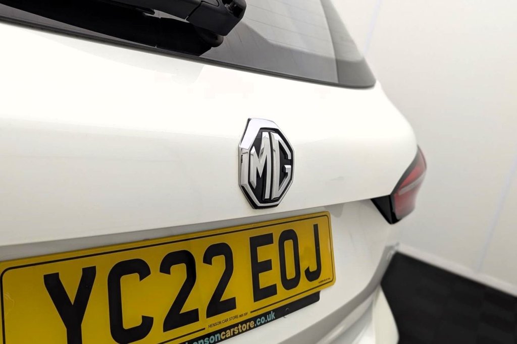 USED 2022 22 MG MG HS 1.5 T-GDI Exclusive SUV 5dr Petrol DCT Euro 6 (s/s) (162 ps) Pan Roof, Car Play, Camera