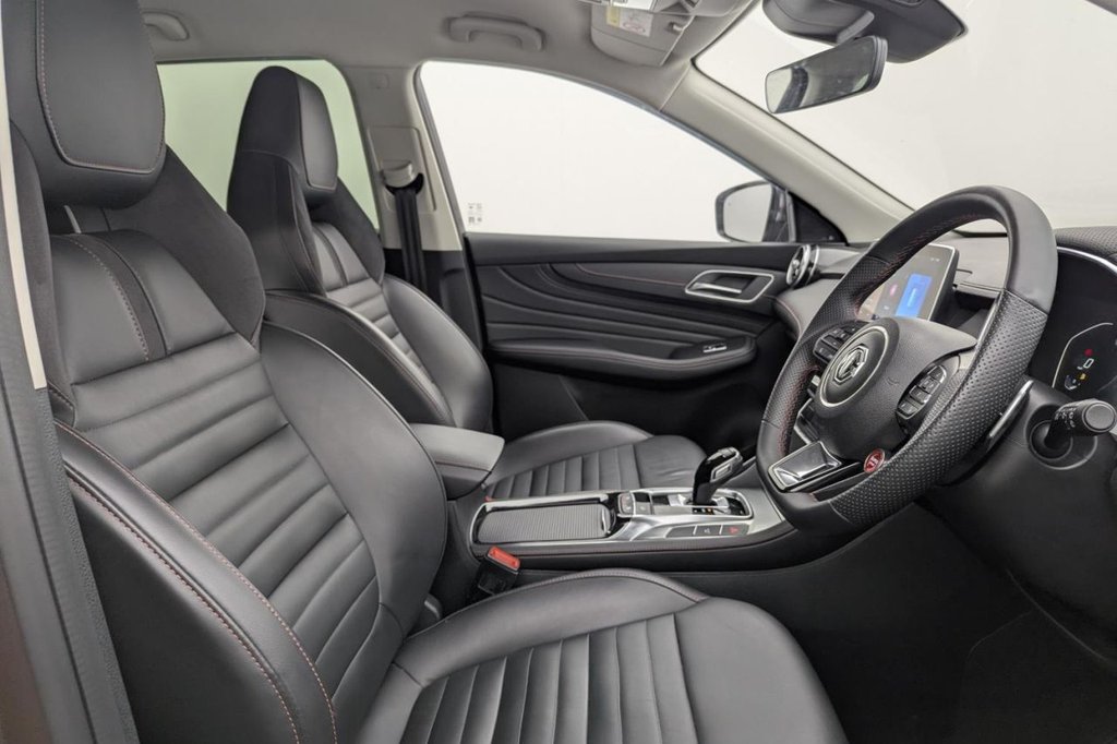 USED 2024 24 MG MG HS 1.5 T-GDI Trophy SUV 5dr Petrol DCT Euro 6 (s/s) (162 ps) Car Play, Keyless, Rear Camera