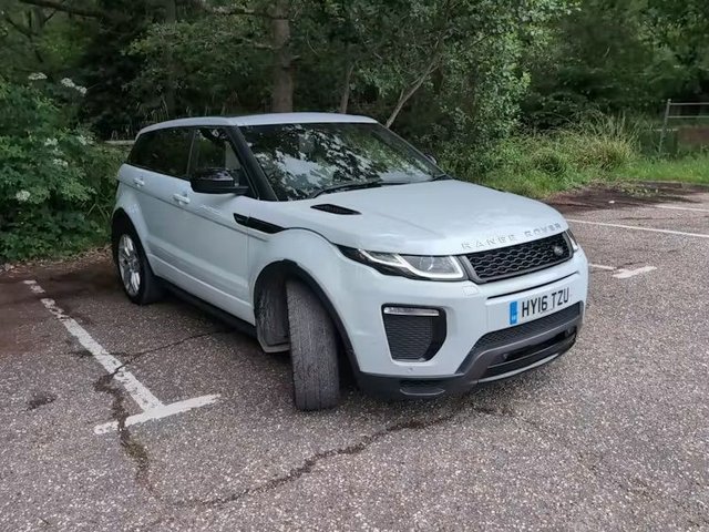 View our LAND ROVER RANGE ROVER EVOQUE