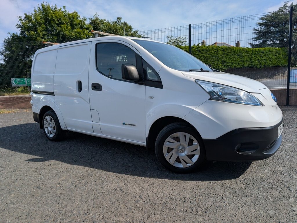 2014 NISSAN NV200