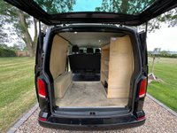 USED 2021 21 VOLKSWAGEN TRANSPORTER 2.0 TDI T32 Highline Kombi Double Cab 5dr Diesel DSG FWD SWB Euro 6 (s/s) (150 ps) # DSG AUTO # KOMBI # SATNAV #