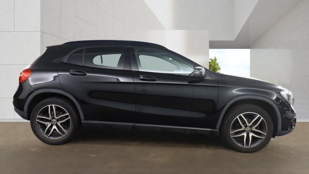 USED 2019 19 MERCEDES-BENZ GLA 1.6 GLA180 Urban Edition SUV 5dr Petrol 7G-DCT Euro 6 (s/s) (122 ps) 2 keys + service history
