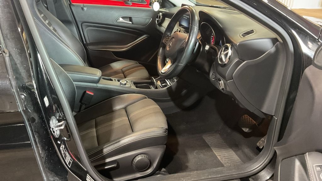 USED 2019 19 MERCEDES-BENZ GLA 1.6 GLA180 Urban Edition SUV 5dr Petrol 7G-DCT Euro 6 (s/s) (122 ps) 2 keys + service history