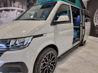 USED 2022 22 VOLKSWAGEN TRANSPORTER T6.1 2.0 TDI T28 HIGHLINE SOUTHLANDS SIGNATURE RANGE 110 BHP SWB BESPOKE LEATHER RIB BED + TAILGATE