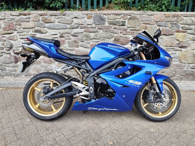 View our TRIUMPH DAYTONA 675