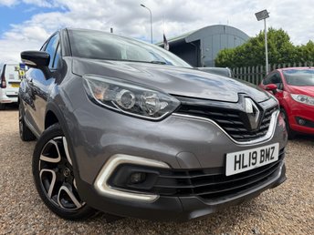 View our RENAULT CAPTUR