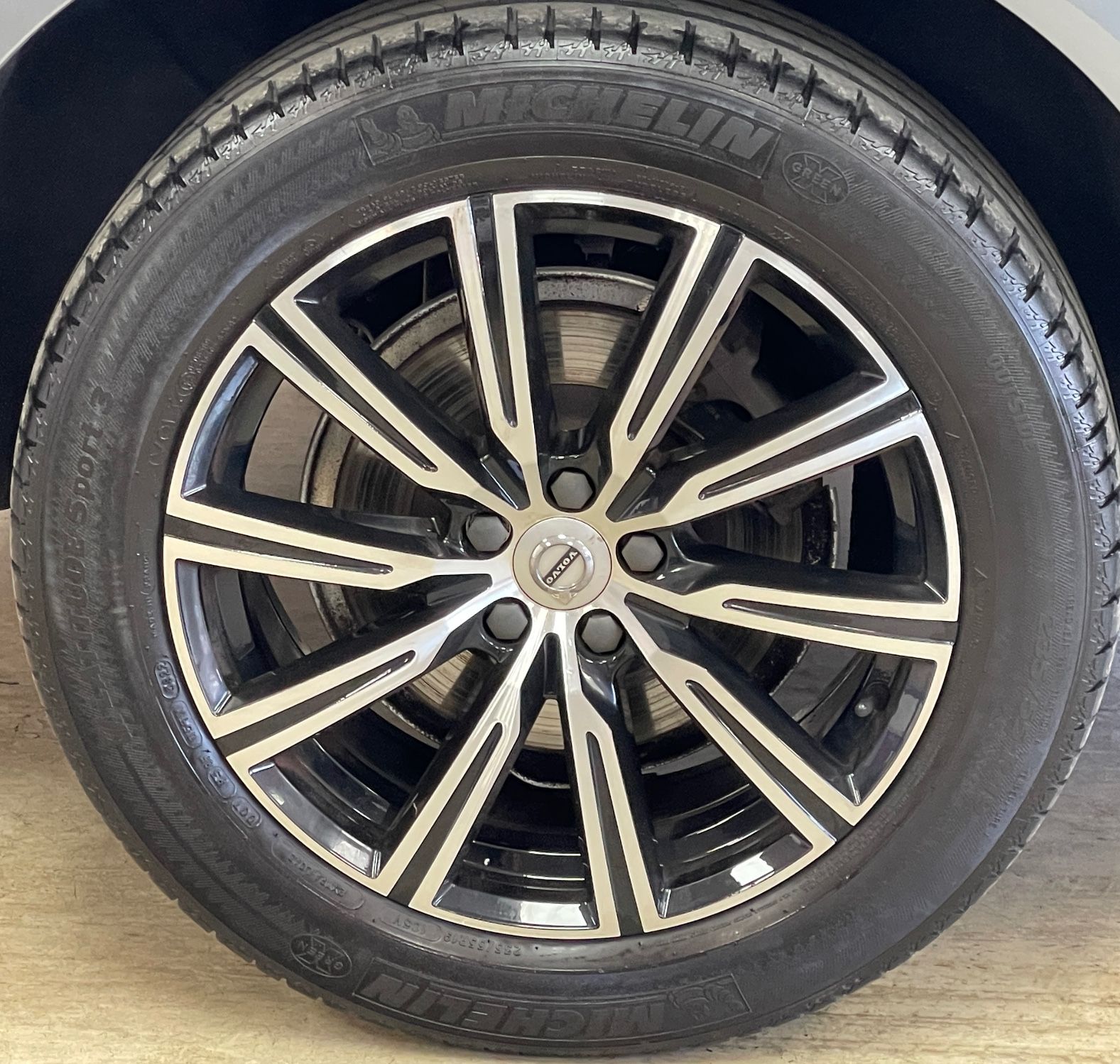 USED 2018 68 VOLVO XC60 2.0 D4 Inscription SUV 5dr Diesel Auto AWD Euro 6 (s/s) (190 ps) 
