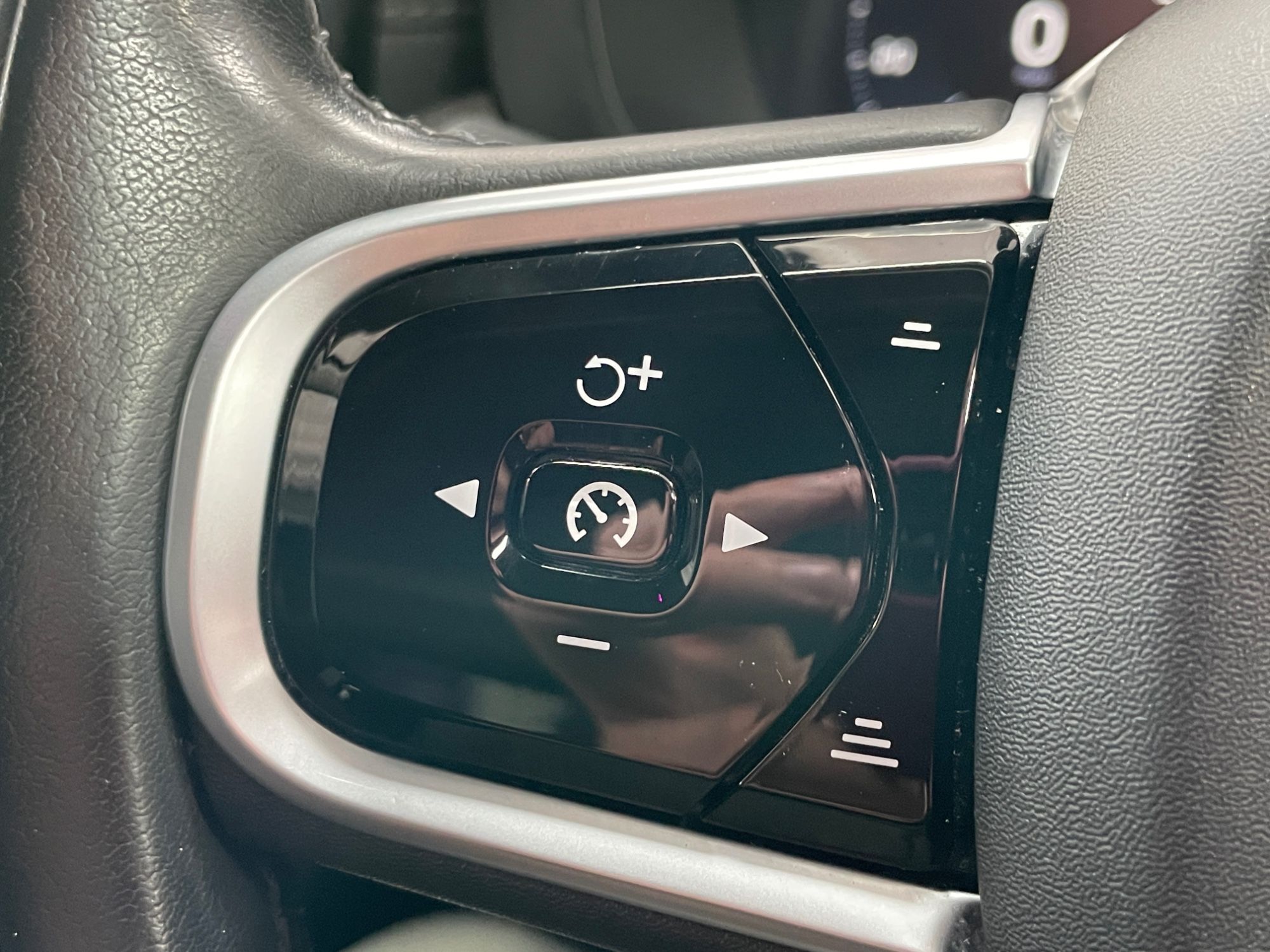 USED 2018 68 VOLVO XC60 2.0 D4 Inscription SUV 5dr Diesel Auto AWD Euro 6 (s/s) (190 ps) 