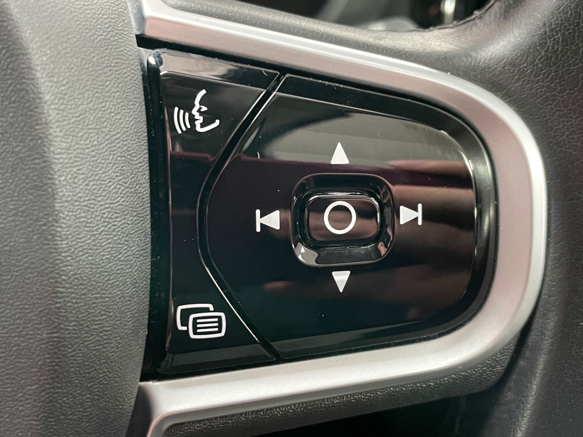 USED 2018 68 VOLVO XC60 2.0 D4 Inscription SUV 5dr Diesel Auto AWD Euro 6 (s/s) (190 ps) 