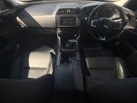 USED 2017 08 JAGUAR XE 2.0d Portfolio Saloon 4dr Diesel Auto AWD Euro 6 (s/s) (180 ps) 