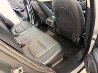 USED 2017 67 JAGUAR F-PACE 2.0 P250i Portfolio SUV 5dr Petrol Auto AWD Euro 6 (s/s) (250 ps) 9 Stamp Service History