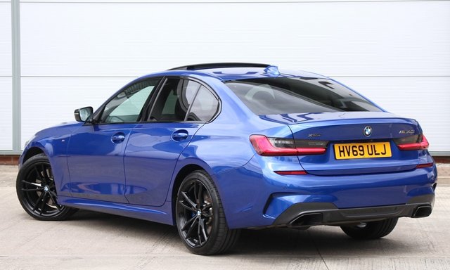 View our BMW 3 SERIES