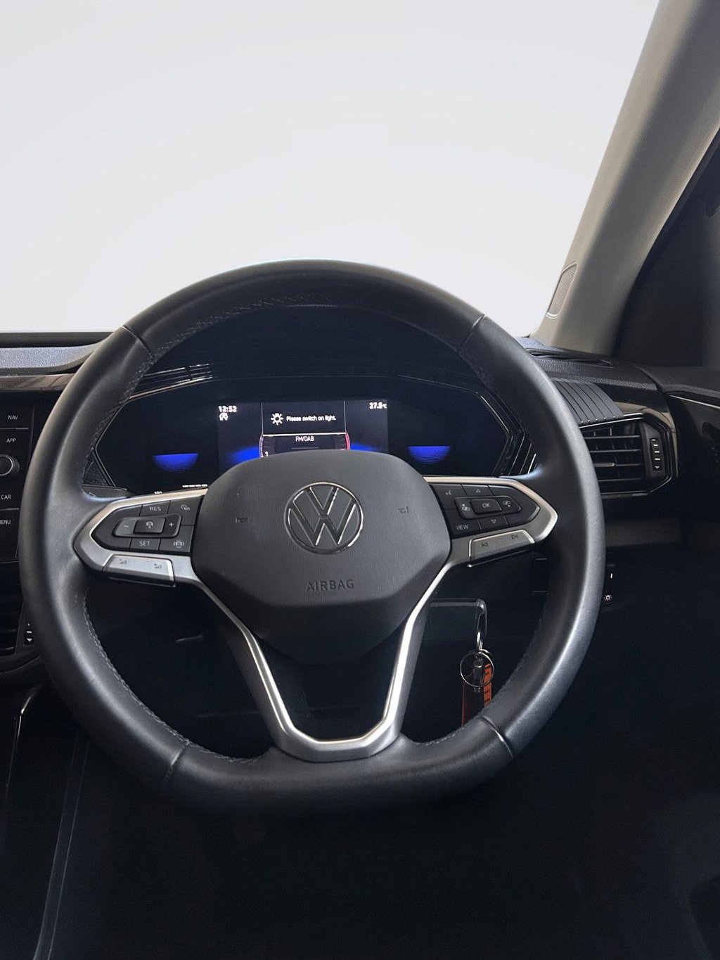 2022 Volkswagen T-Cross — image 10