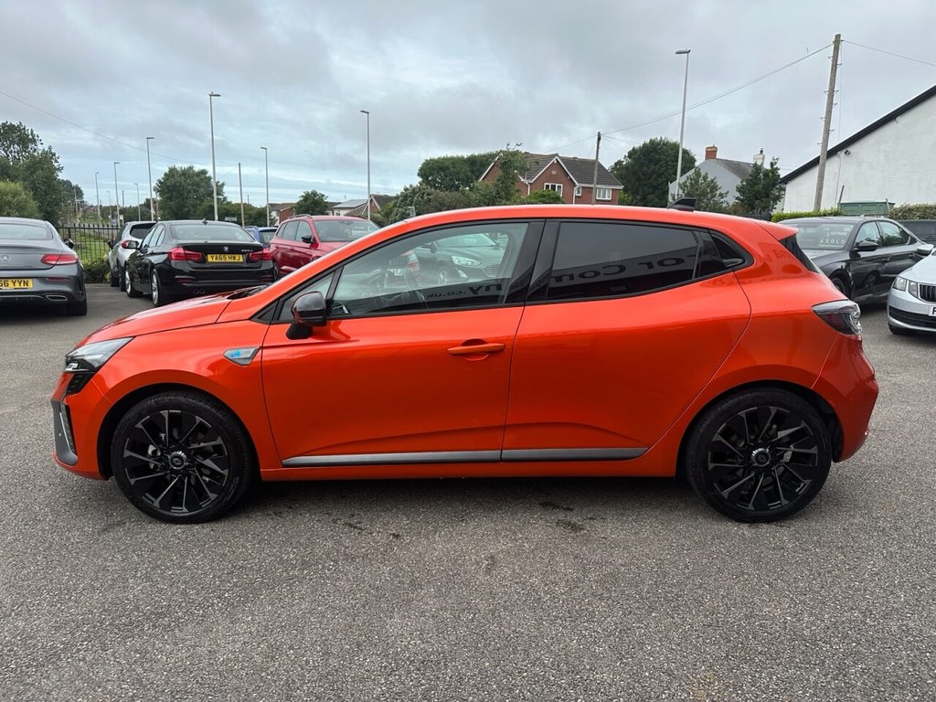 USED 2025 25 RENAULT CLIO 1.6 E-TECH esprit Alpine Hatchback 5dr Petrol Hybrid Auto Euro 6 (s/s) (145 ps) Low Miles Ex Condition Economical