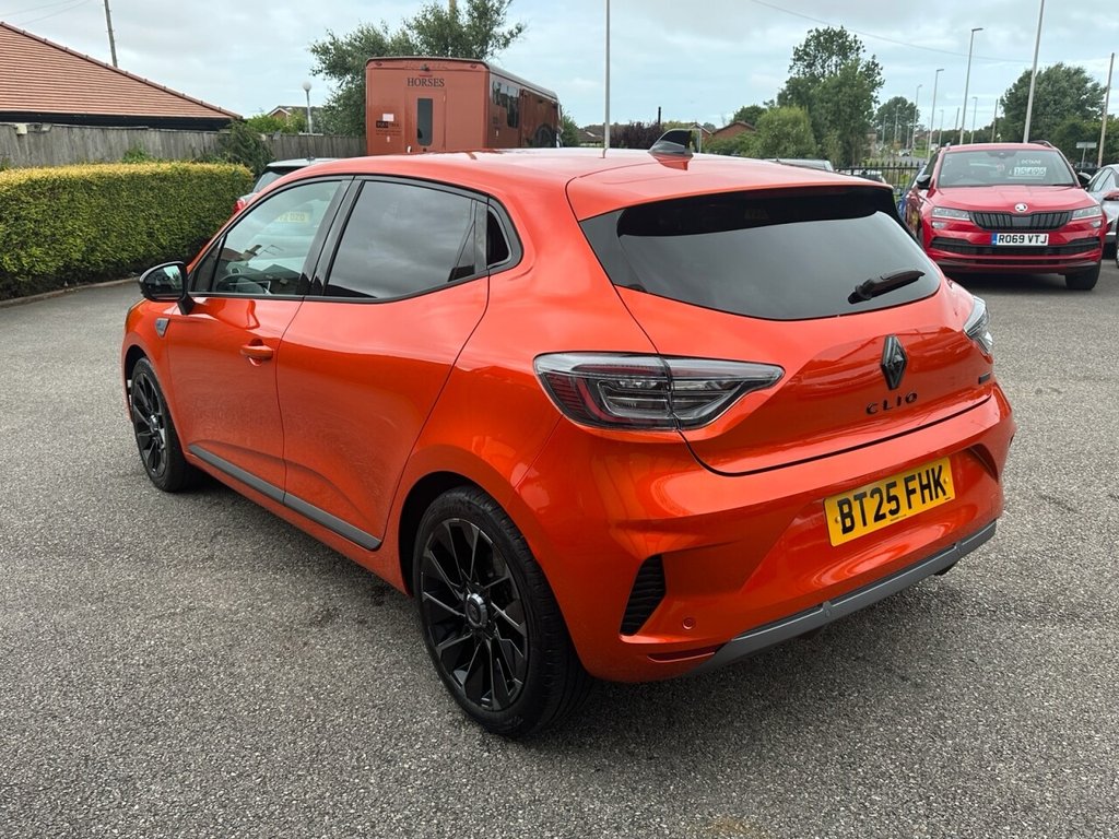USED 2025 25 RENAULT CLIO 1.6 E-TECH esprit Alpine Hatchback 5dr Petrol Hybrid Auto Euro 6 (s/s) (145 ps) Low Miles Ex Condition Economical