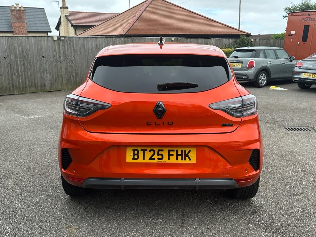 USED 2025 25 RENAULT CLIO 1.6 E-TECH esprit Alpine Hatchback 5dr Petrol Hybrid Auto Euro 6 (s/s) (145 ps) Low Miles Ex Condition Economical