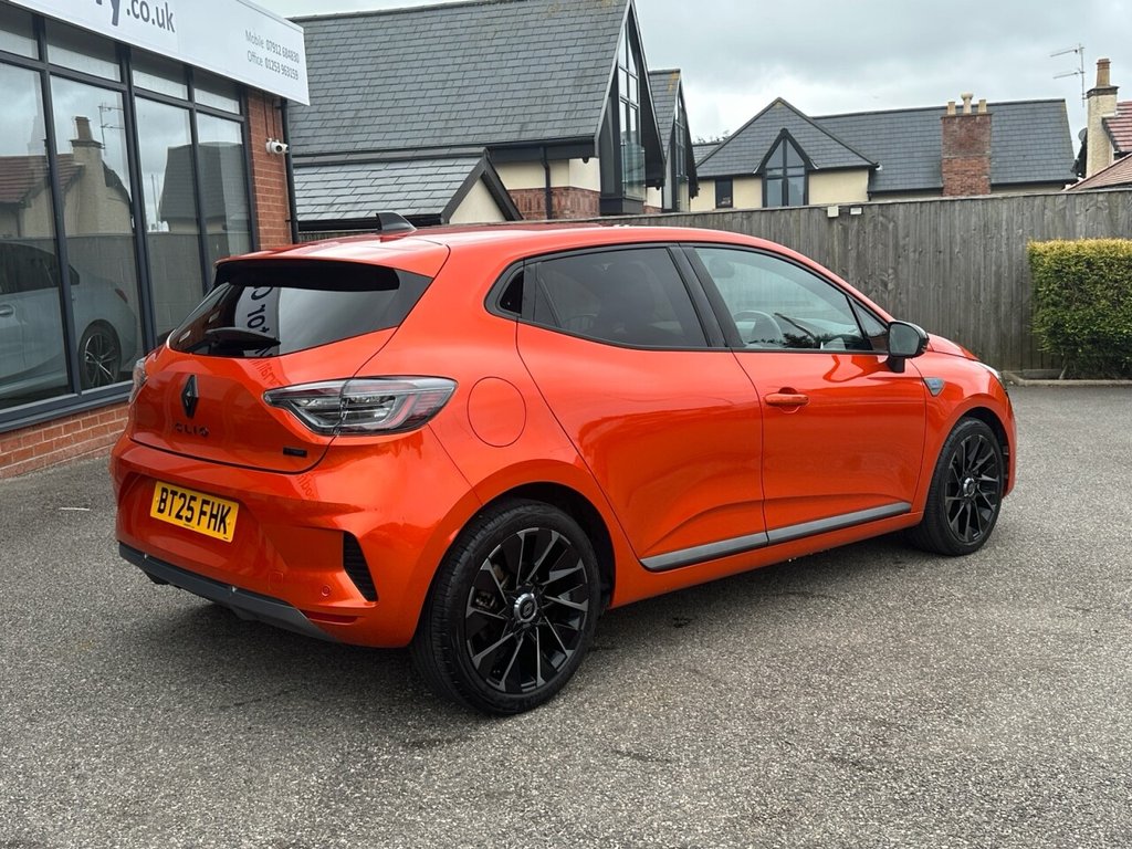 USED 2025 25 RENAULT CLIO 1.6 E-TECH esprit Alpine Hatchback 5dr Petrol Hybrid Auto Euro 6 (s/s) (145 ps) Low Miles Ex Condition Economical
