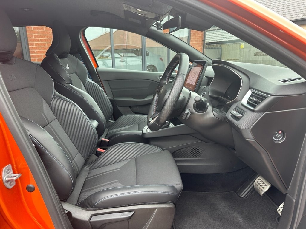 USED 2025 25 RENAULT CLIO 1.6 E-TECH esprit Alpine Hatchback 5dr Petrol Hybrid Auto Euro 6 (s/s) (145 ps) Low Miles Ex Condition Economical