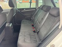 USED 2015 65 VOLKSWAGEN TIGUAN 2.0 TDI BlueMotion Tech Match SUV 5dr Diesel DSG 4WD Euro 6 (s/s) (150 ps) AUTO 4X4 -- FULL SERVICE HISTORY -- CAMBELT CHANGED -- SAT NAV -- PARKING SENSORS