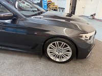 USED 2018 68 BMW 5 SERIES 520S M SPORT TOURING AUTO HUGE SPEC STUNNING CAR  REVERSE CAMERA ASSIST M SPORT PLUS PACKAGE COMFORT PACK HARMAN KARDON HEATED SEATS AND STEERING WHEEL