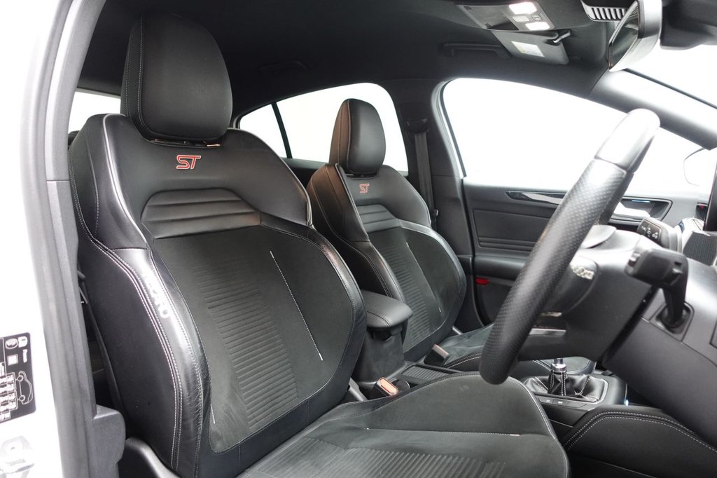 2021 Ford Focus — image 2