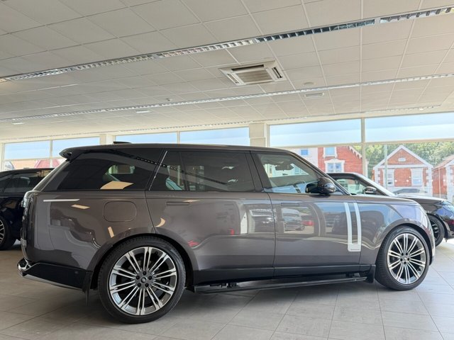 View our LAND ROVER RANGE ROVER