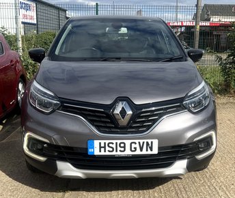 View our RENAULT CAPTUR