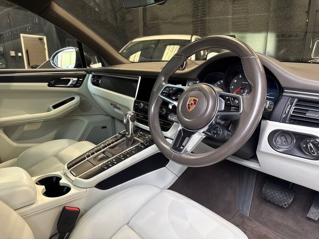 USED 2020 70 PORSCHE MACAN 2.0T SUV 5dr Petrol PDK 4WD Euro 6 (s/s) (245 ps) 1 OWNER|&pound;21K FACTORY OPTIONS