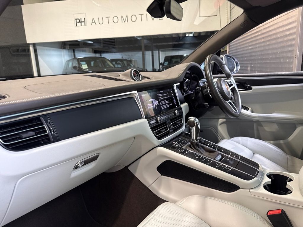 USED 2020 70 PORSCHE MACAN 2.0T SUV 5dr Petrol PDK 4WD Euro 6 (s/s) (245 ps) 1 OWNER|&pound;21K FACTORY OPTIONS