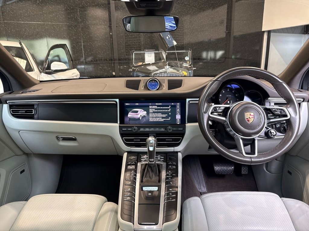 USED 2020 70 PORSCHE MACAN 2.0T SUV 5dr Petrol PDK 4WD Euro 6 (s/s) (245 ps) 1 OWNER|&pound;21K FACTORY OPTIONS
