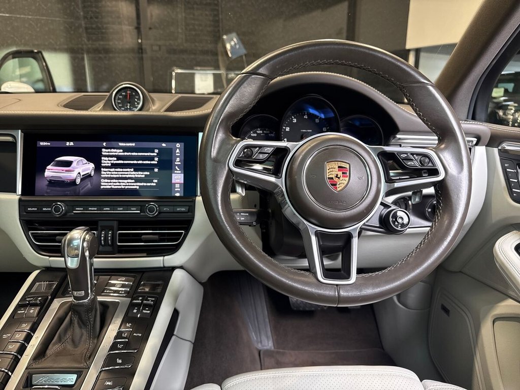 USED 2020 70 PORSCHE MACAN 2.0T SUV 5dr Petrol PDK 4WD Euro 6 (s/s) (245 ps) 1 OWNER|&pound;21K FACTORY OPTIONS