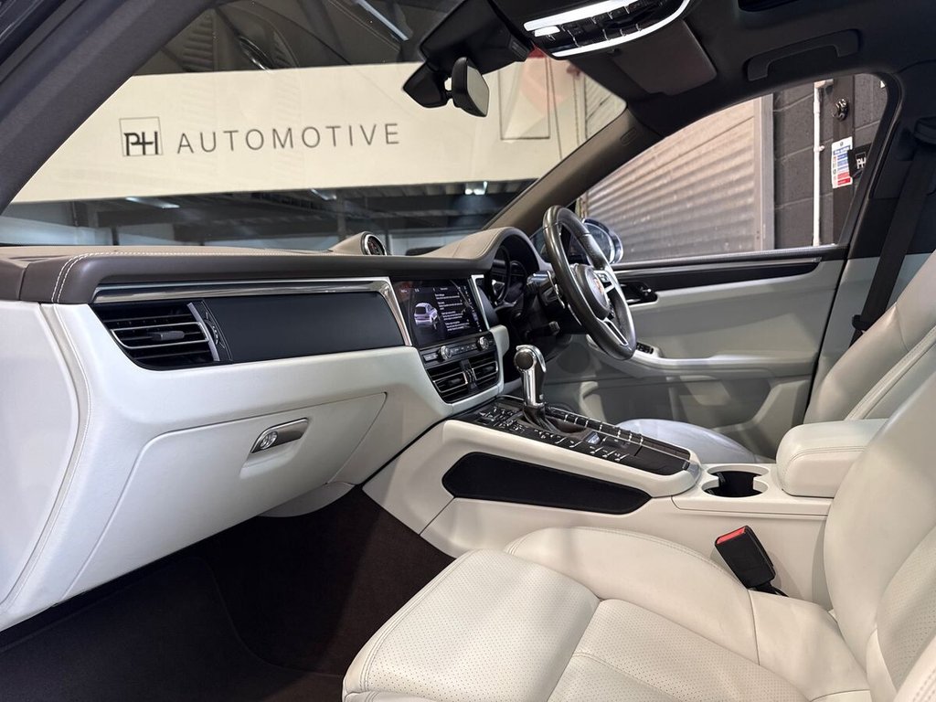 USED 2020 70 PORSCHE MACAN 2.0T SUV 5dr Petrol PDK 4WD Euro 6 (s/s) (245 ps) 1 OWNER|&pound;21K FACTORY OPTIONS