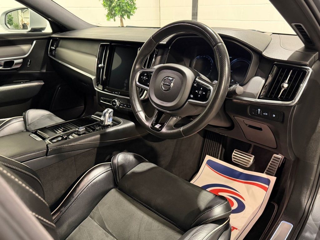 USED 2019 19 VOLVO S90 2.0h T8 Twin Engine 10.4kWh R-Design Pro Saloon 4dr Petrol Plug-in Hybrid Auto AWD Euro 6 (s/s) (390 ps) 
