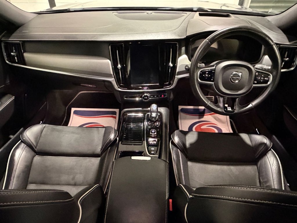 USED 2019 19 VOLVO S90 2.0h T8 Twin Engine 10.4kWh R-Design Pro Saloon 4dr Petrol Plug-in Hybrid Auto AWD Euro 6 (s/s) (390 ps) 