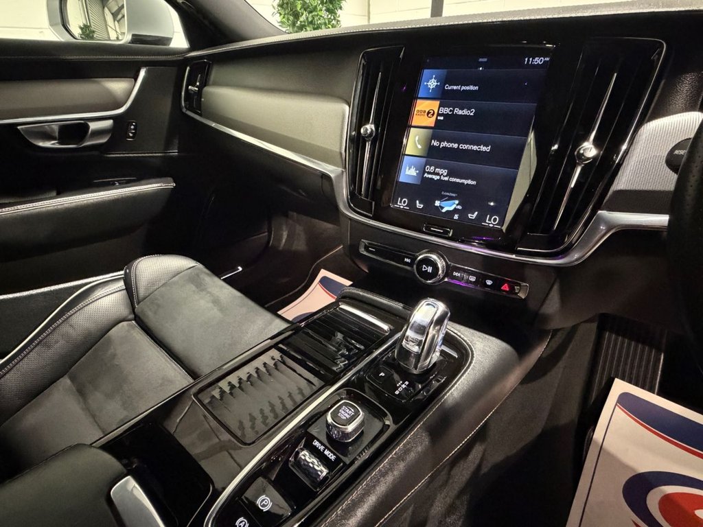 USED 2019 19 VOLVO S90 2.0h T8 Twin Engine 10.4kWh R-Design Pro Saloon 4dr Petrol Plug-in Hybrid Auto AWD Euro 6 (s/s) (390 ps) 