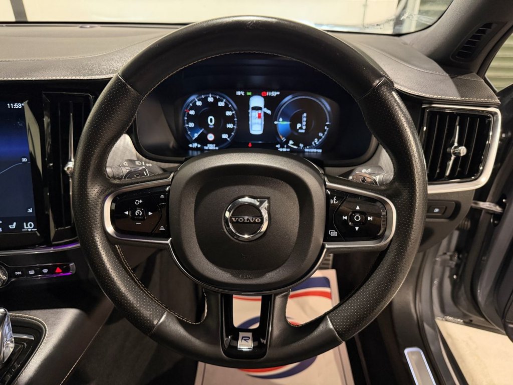 USED 2019 19 VOLVO S90 2.0h T8 Twin Engine 10.4kWh R-Design Pro Saloon 4dr Petrol Plug-in Hybrid Auto AWD Euro 6 (s/s) (390 ps) 