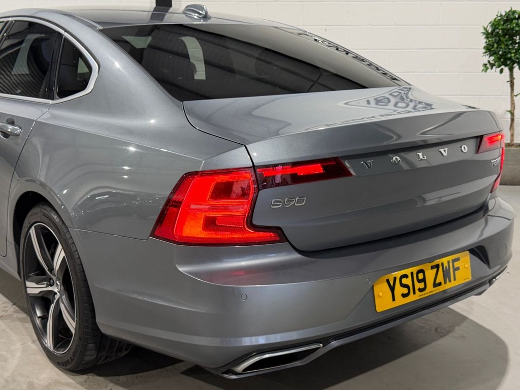 USED 2019 19 VOLVO S90 2.0h T8 Twin Engine 10.4kWh R-Design Pro Saloon 4dr Petrol Plug-in Hybrid Auto AWD Euro 6 (s/s) (390 ps) 