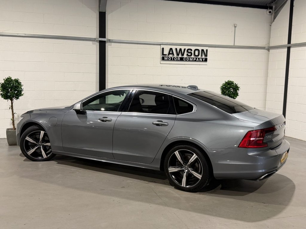 USED 2019 19 VOLVO S90 2.0h T8 Twin Engine 10.4kWh R-Design Pro Saloon 4dr Petrol Plug-in Hybrid Auto AWD Euro 6 (s/s) (390 ps) 