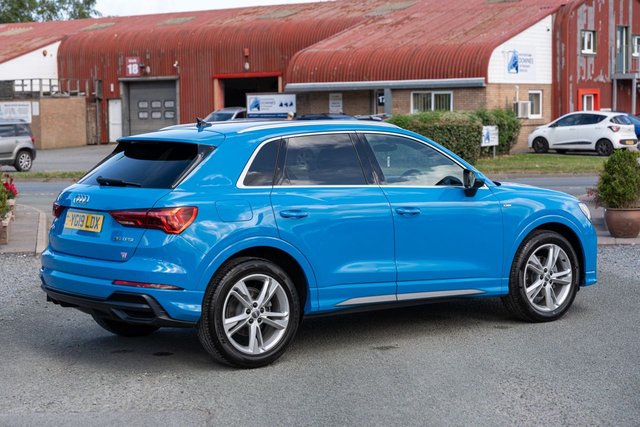 View our AUDI Q3