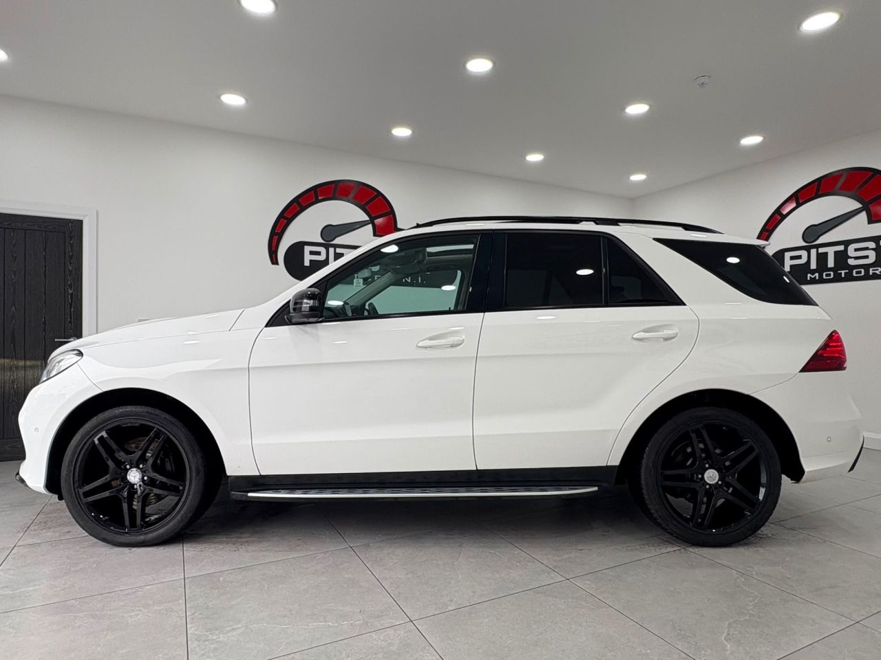 2016 MERCEDES GLE 2.1 GLE250d AMG Line (Premium) SUV 5dr Diesel G-Tronic 4MATIC Euro 6 (s/s) - vehicle photo 8 for sale on PureCar